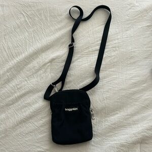 Baggallini mini bag